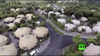 بالفيديو.. لقطات مصورة لأول قرية آمنة ومضادة للزلازل في اليابان