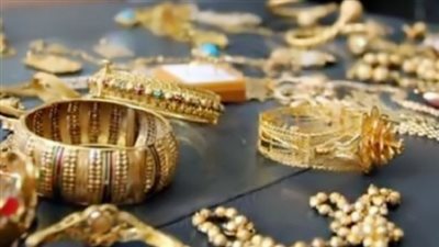 فتاة تسرق مصوغات والدتها للهروب مع حبيبها في المنيا