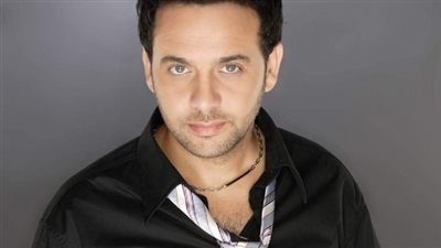 مصطفى قمر يكشف حقيقة شراكته في كافيه «كيف»