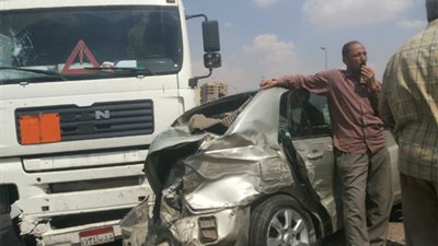 انقلاب سيارة أعلى «دائري السلام» وحادث تصادم بـ«كارفور المعادي»