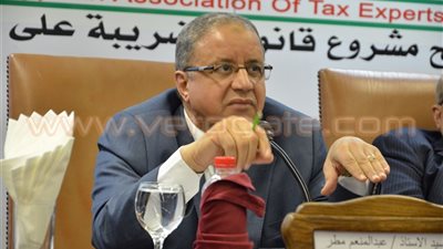 «القيمة المضافة» على مائدة «خبراء الضرائب».. الإثنين