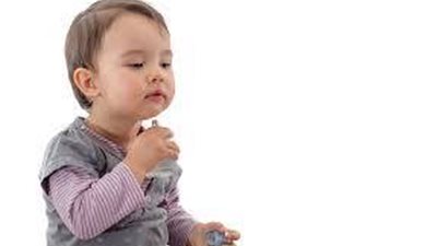 4 طرق تحمي طفلك من مخاطر العطر