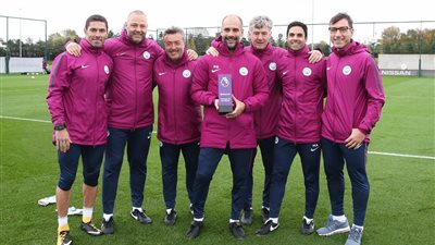 جوارديولا يفوز بمدرب الشهر في الدوري الإنجليزي