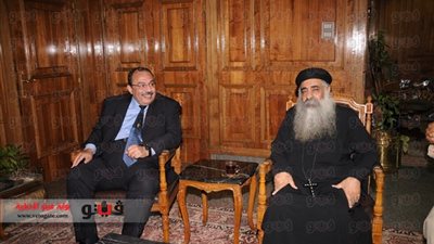 بالصور..القمص 