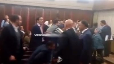 نشرة الـ11 مساء.. وأبرزها: شتائم واشتباك بالأيدي في اجتماع محلية النواب