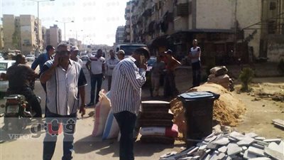 بالصور.. منع محاولة إنشاء بناء مخالف بحي الضواحي في بورسعيد