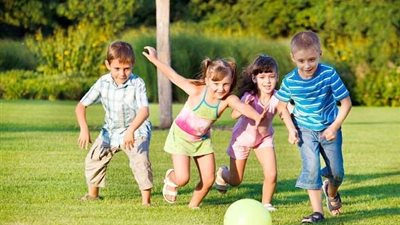 دراسة: حب طفلك للعلوم الرياضية يدفعه نحو المشاعر الإيجابية