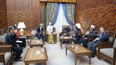 شيخ الأزهر يشيد بنشاط السفير التايلاندي بالقاهرة