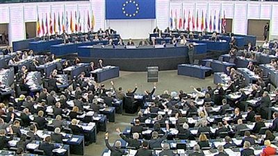 البرلمان الأوربي يدعو الإخوان للتخلي عن العنف