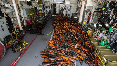 رويترز: الحرس الثوري الإيراني ينقل أسلحة للحوثيين عبر مياه الكويت