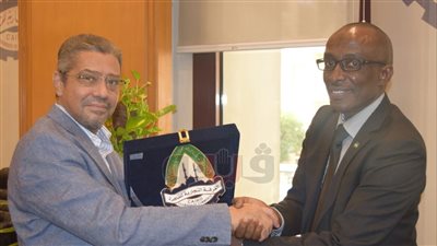 سفير رواندا يزور غرفة القاهرة لبحث زيادة التبادل التجاري والاستثماري