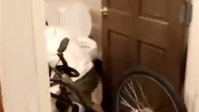 نهاية مروعة لشاب حاول استعراض مهاراته (فيديو)