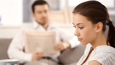 5 سلوكيات تؤكد تسلل الملل لحياتك الزوجية