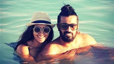 حضن مي عمر لمحمد سامي يشعل «إنستجرام»