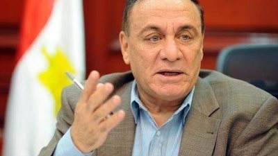 أنباء عن تولي سمير فرج حقيبة 