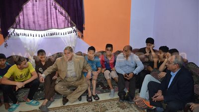 بالصور.. محافظ الإسماعيلية في زيارة مفاجئة لدار الرحمة لرعاية الأيتام