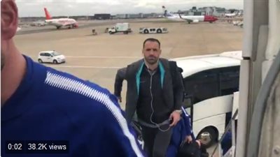 بعثة تشيلسي تطير إلى إسبانيا لمواجهة برشلونة (فيديو)