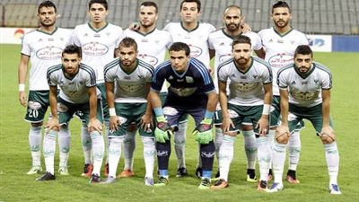 المصري يدرس عروض 3 أندية للتخلص من صداع العزب