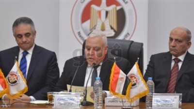 مكافأة 5000 جنيه لموظفي الشهر العقاري لتوثيق توكيلات «الرئاسة»