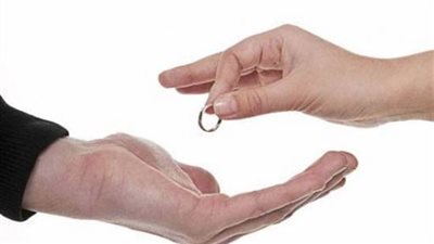 دول إسلامية تلجأ للدورات التدريبية لخفض معدلات الطلاق.. ماليزيا تنجح وتصبح من أقل دول العالم في نسب الانفصال.. فلسطين توعي الشباب مجانا على أيدي متخصصين.. والجمعيات الخيرية في الأردن تتولى الأمر