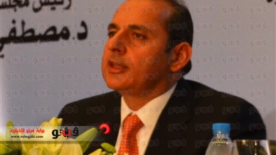 بالصور ..هشام عكاشة: 6 ملايين مواطن إجمالى عملاء البنوك في مصر