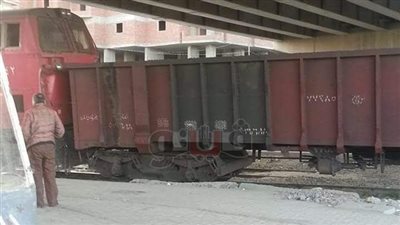 تعطل قطار بضائع على خط «الإسكندرية - مطروح» (صور)