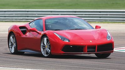 فيراري تعرض سيارتها لافيراري أبيرتا في معرض ميلبورن