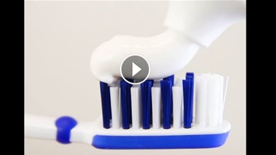 بالفيديو.. استخدامات مذهلة لمعجون الأسنان في تنظيف الأدوات المنزلية