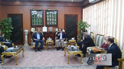 محافظ الدقهلية يستقبل نائب وزير الإسكان لمناقشة تطوير العشوائيات