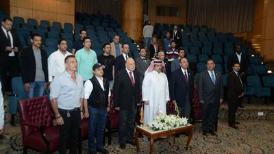 تركي آل الشيخ والهضبة وهنيدي يزورون مستشفى 57357 (صور)