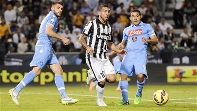 يوفنتوس يتعادل سلبيا أمام نابولي في الشوط الأول