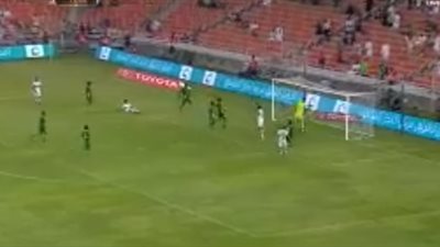 بالفيديو.. عبد الشافي يشارك في فوز أهلي جدة على الخليج 1/4