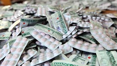 ضبط راكب بحوزته 10 أقراص مخدرة وقطعة حشيش بمطار القاهرة