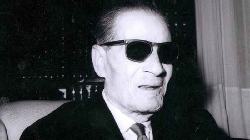  الأديب الكبير طه