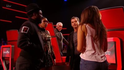 بالفيديو والصور.. حكام 