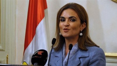 وزيرة التعاون الدولي تصل مطار القاهرة قادمة من واشنطن