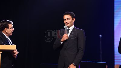 بالصور.. تكريم آسر ياسين وياسر جلال في مهرجان الأغنية بالإسكندرية