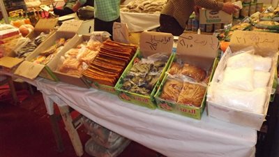 بالصور.. إقبال كثيف على معرض «أهلًا رمضان» بدمنهور