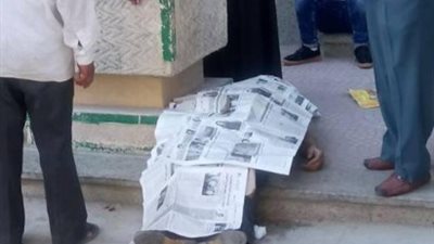 الطوابير تحصد أرواح الغلابة.. وفاة مسن في «طابور المعاشات» بعد إصابته بغيبوبة.. مصرع «عجوز» بسبب الزحام خلال تنشيط البطاقة التموينية.. ودهس «كهل» في طابور السكر بأسيوط