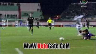 بالفيديو.. مازيمبي يتقدم بهدف على مولودية بجاية في الشوط الأول