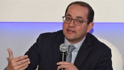 نائب وزير المالية يجتمع بشباب البرنامج الرئاسي