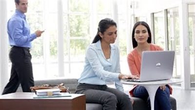 بالفيديو.. «HP» تبتكر شاشة تمنع التلصص على مستخدميها