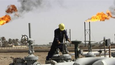 عمال النفط يبدأون إضرابًا شاملًا في الكويت