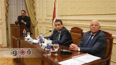 بالصور.. رئيس مشروعات النواب ينتقد رفع أسعار الأراضي لمستثمري بورسعيد