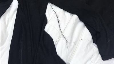 معلمة في السعودية تمزق عباءات الطالبات أثناء تسلم شهاداتهن