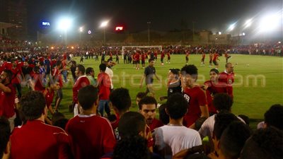 25 صورة ترصد مؤازرة الألتراس للاعبي الأهلي