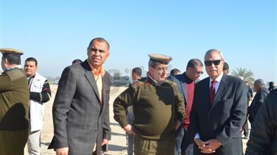 محافظ قنا يقود حملة لإزالة التعديات بالوقف