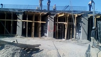 بالصور.. محافظ البحر الأحمر يتابع إنشاء السدود للحماية من السيول