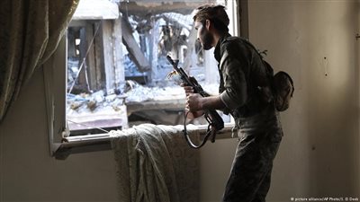 المرصد السوري: حافلات في الرقة لإجلاء مقاتلي «داعش» وأسرهم