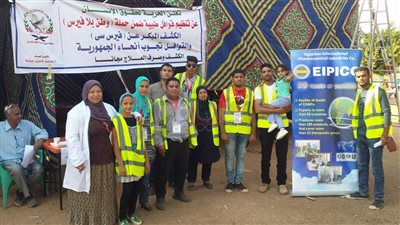 بالصور.. فحص 215 حالة مرضية بقافلة طبية في العاشر من رمضان